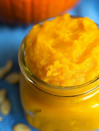 small glass canning jar of pumpkin puree