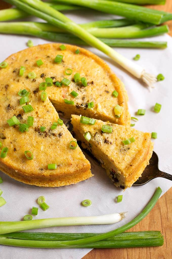 Instant Pot Southwest Corn Pudding is a Tex-Mex flavored cornbread pudding that is a tasty side dish. Goes great with chili! simplyhappyfoodie.com #instantpotcornbread #instantpotcornpudding