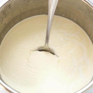 Instant Pot No Boil (cold start) Yogurt is thick, creamy, and delicious. Pressure cooker yogurt is fun to make and tastes so good! simplyhappyfoodie.com #instantpotyogurt #coldstartyogurt #noboilyogurt #instantpotcoldstartyogurt #pressurecookeryogurt