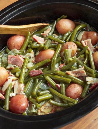 Slow Cooker Green Beans with Bacon and Potatoes