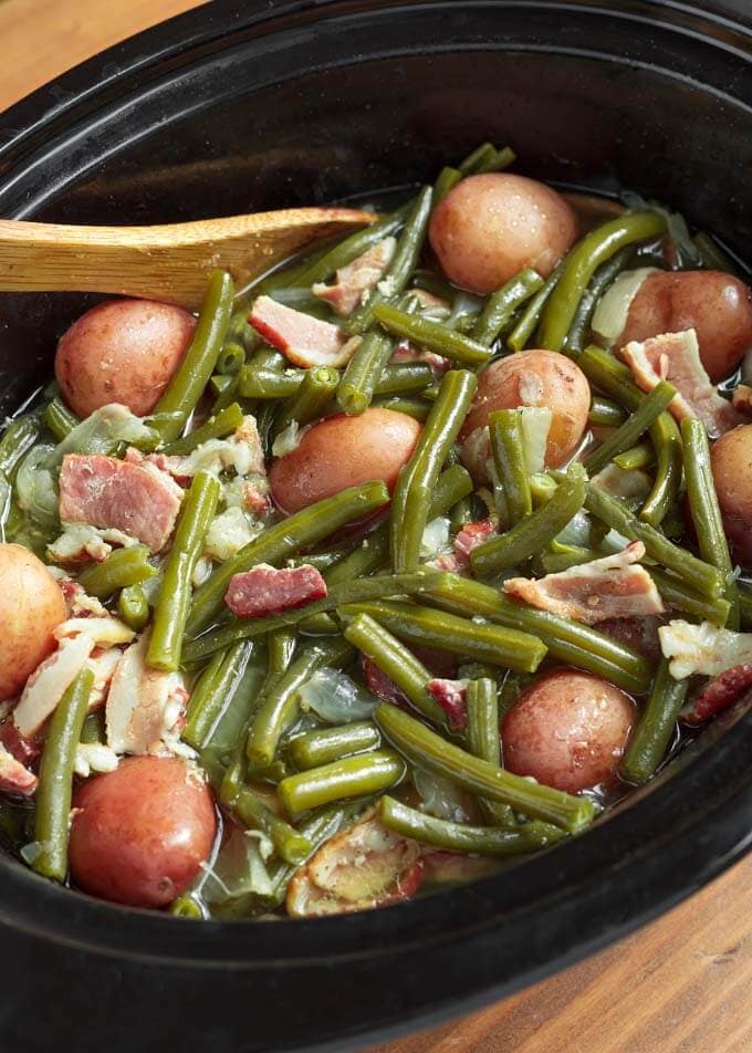 Slow Cooker Green Beans with Bacon & Potatoes - Simply Happy Foodie